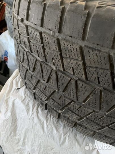 Bridgestone Blizzak DM-V1 285/60 R18