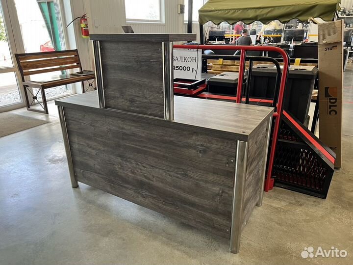 Кассовый бокс, прилавок, место кассира