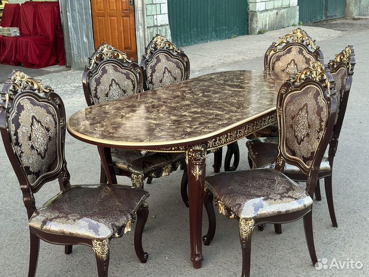 Столы и стулья