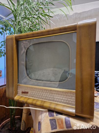 Телевизор Рекорд 12