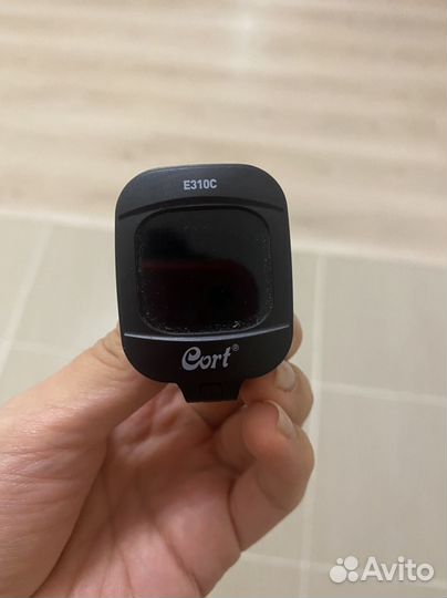 Тюнер на прищепке Cort E310C
