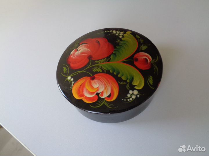 Шкатулка с ручной росписью