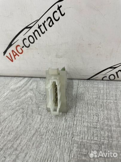 Резистор отопителя Skoda Yeti 1.2 2013