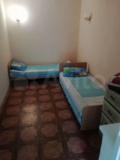 Комната 10 м² в 8-к., 1/2 эт.