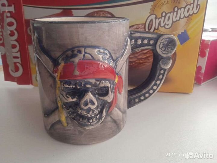 Кружка с черепом