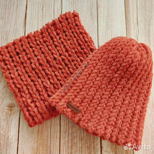 Комплект шапка зимняя и снуд женские