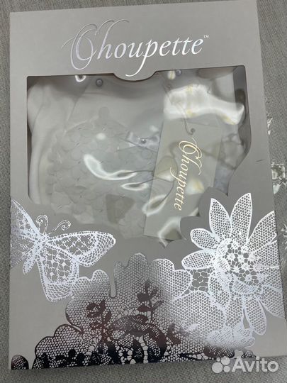 Комбинезон нарядный с цветочной аппликацией