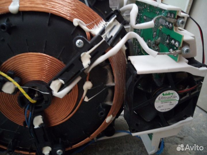 Мультиварка Bork U500 без чаши на запчасти