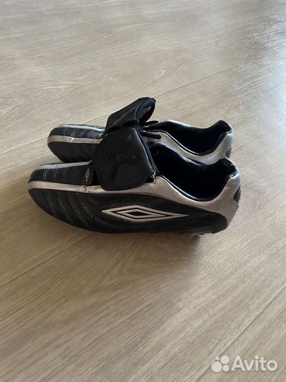 Футбольные Бутсы Umbro 39 размер бу