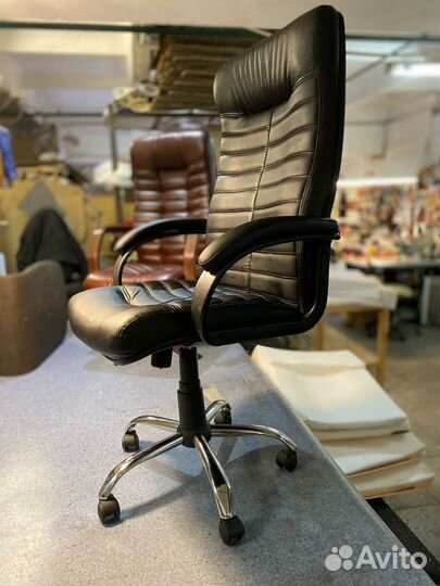 Офисное кресло