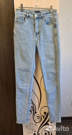 Джинсы 27