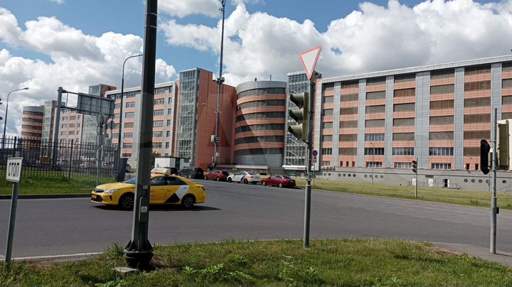 Машиноместо, 14 м²