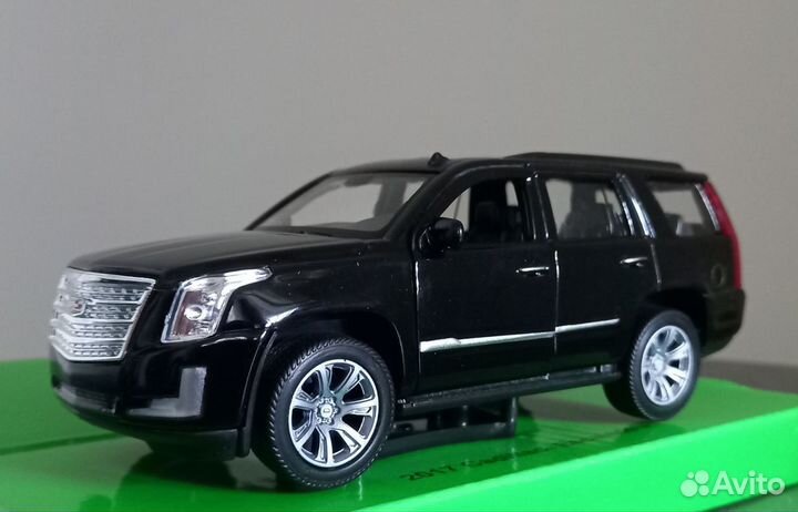 Модель автомобиля Cadillac Escalade Welly оригинал