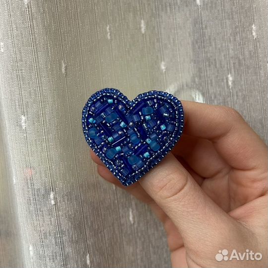 Брошь из бисера сердце