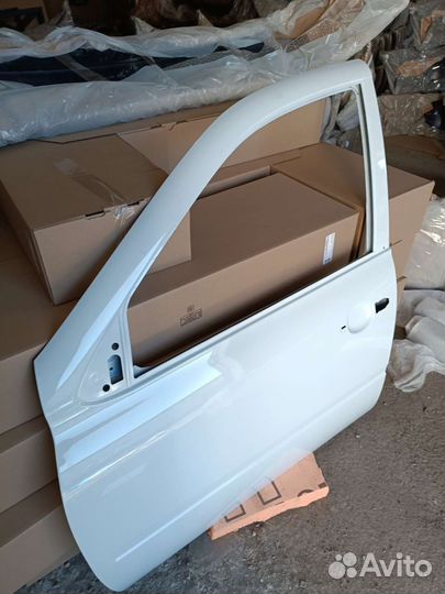 Дверь LADA granta левая передняя белый