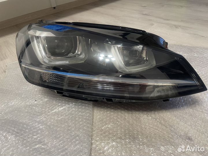 Фара правая ксенон- лед гольф 7