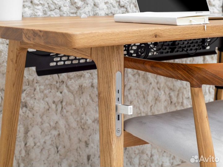 Дубовый стол