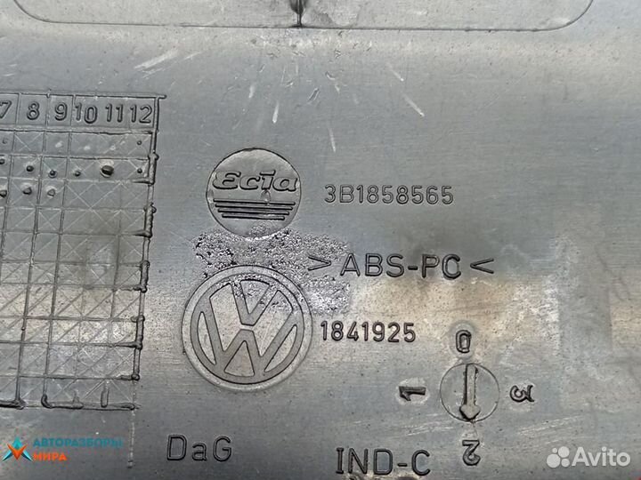 Кожух рулевой колонки Volkswagen Passat B5 рест