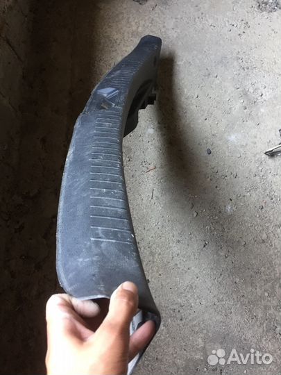 Ниссан Кашкай. Обшивка фартука