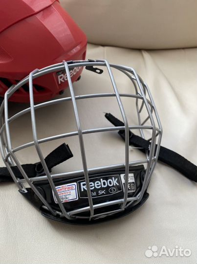 Хоккейный шлем