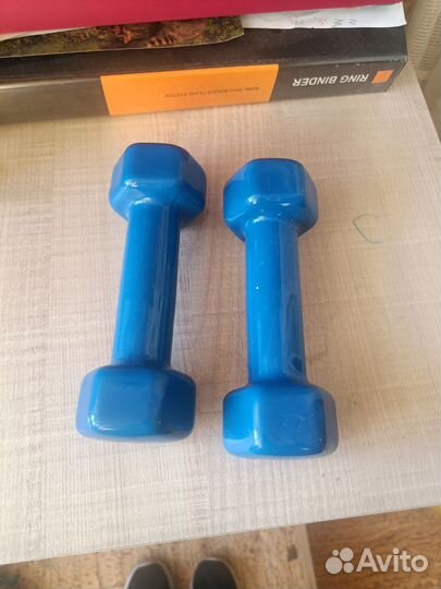 2 гантели