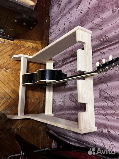 Стойка подставка держатель для гиатры из дерева