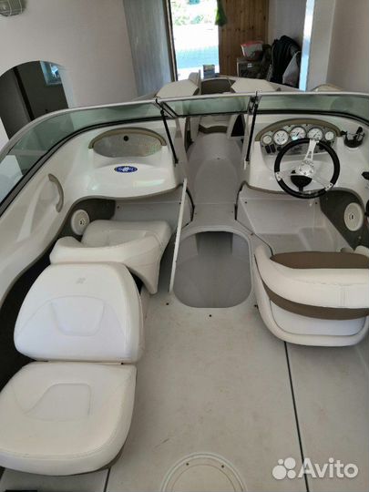Американский катер Four Winns 180