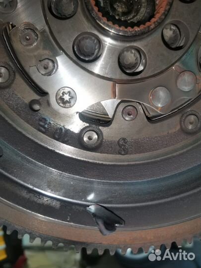 Маховик двухмассовый Tiguan 2 06j105266AQ