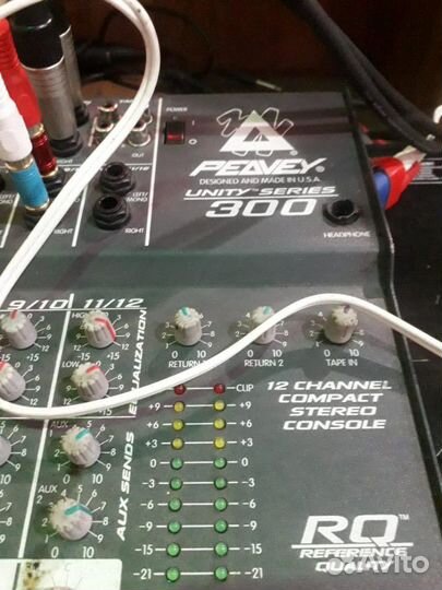 Микшерский пульт с усилителем