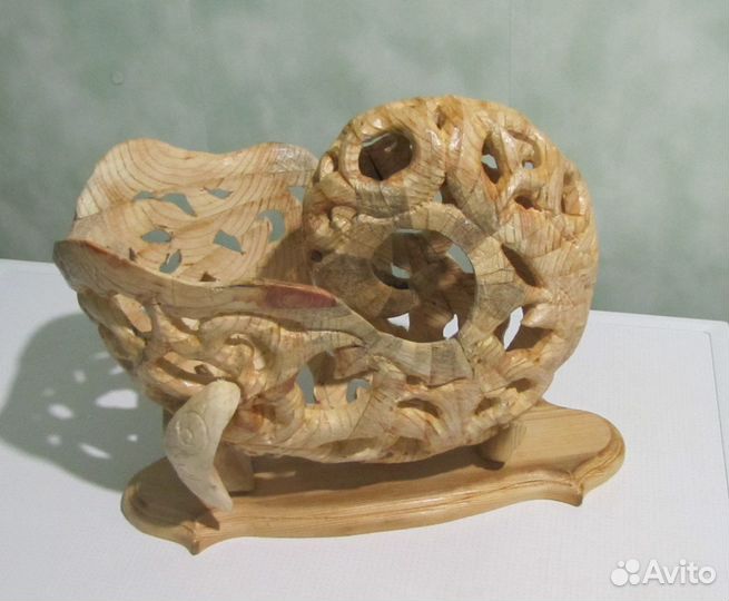 Резная ракушка из дерева