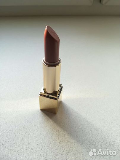 Помада Estee Lauder