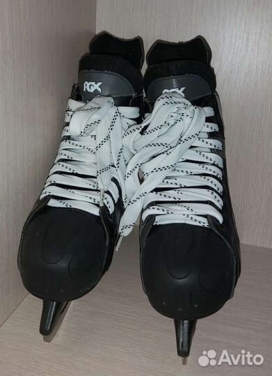 Коньки хоккейные