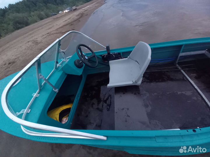 Лодка с мотором
