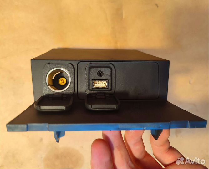 Накладка центральной консоли USB/AUX Mazda cx-5