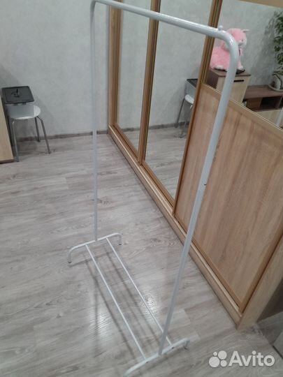 Вешалка напольная