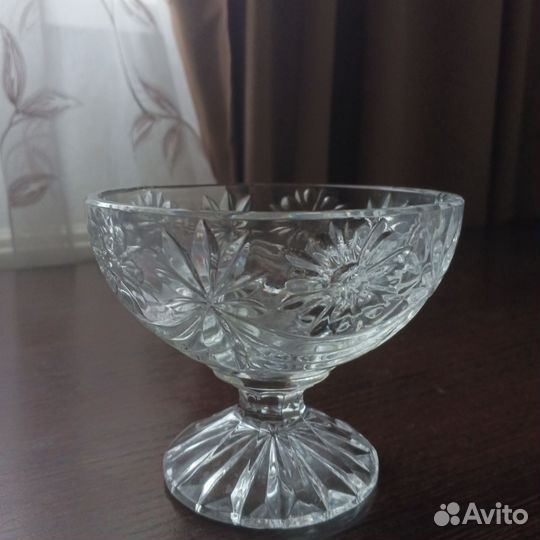 Хрустальная ваза