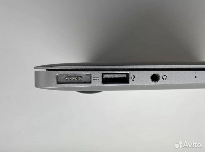 Продам Apple Macbook Air 13 Early-2015