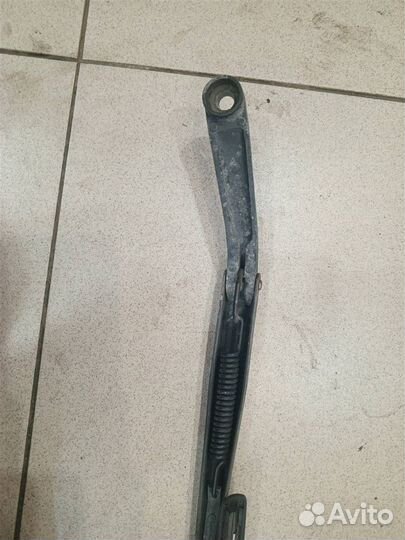 Поводок стеклоочистителя передний левый Hyundai A