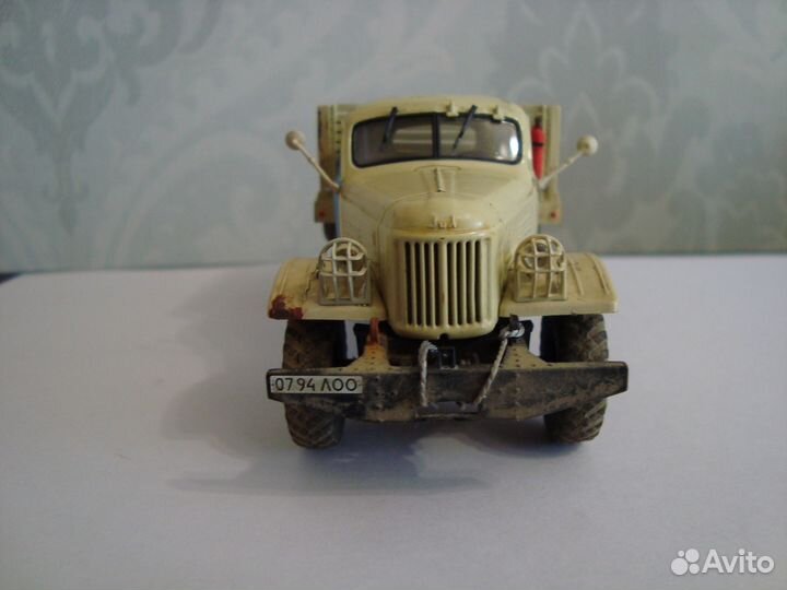 Модель - ЗИЛ грузовой потрепаный
