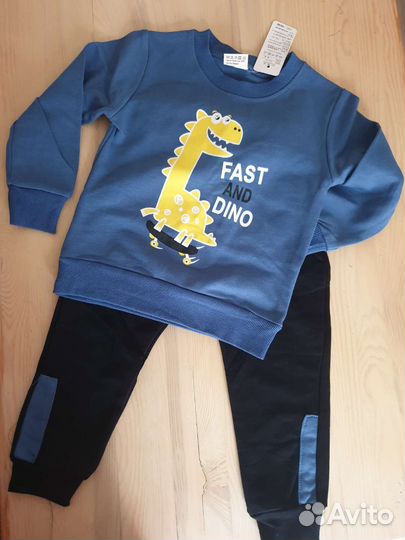 Костюм на мальчика 98 см