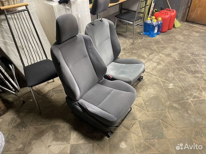 Сиденья передние прадо 150