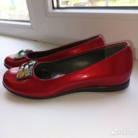 Туфли для девочки 32 натуральный лак