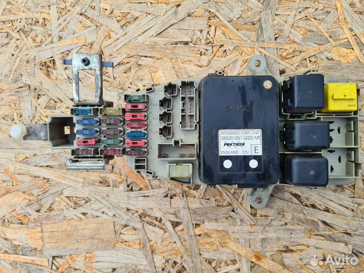 Блок предохранителей (салон) Honda Accord 5