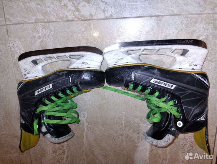 Коньки хоккейные