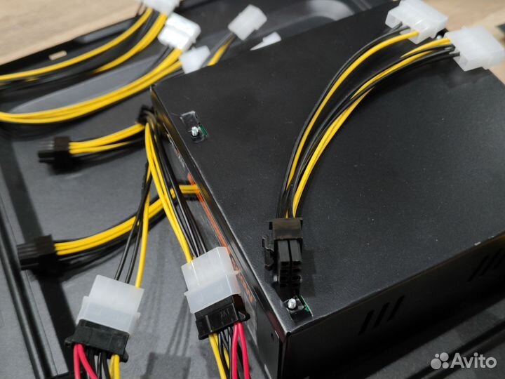 Переходник для видеокарты 2x Molex - 8-pin (новый)