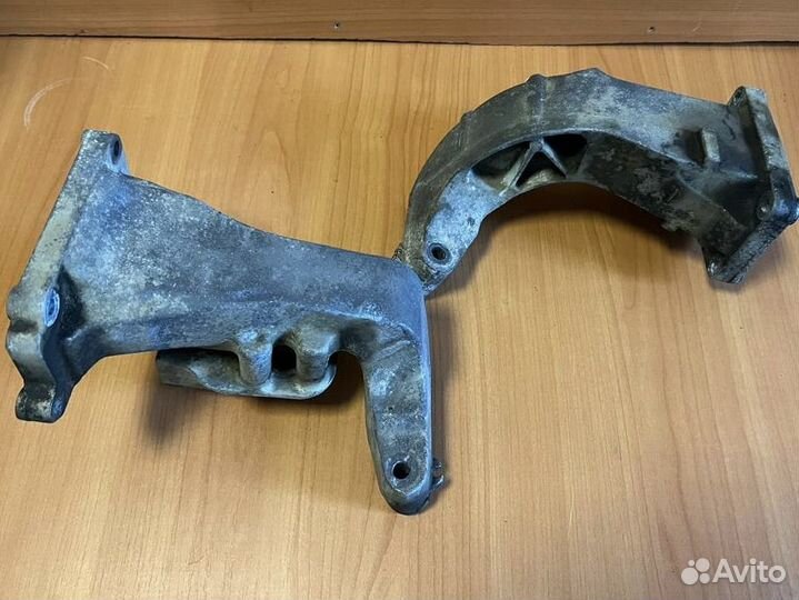 Крепление двигателя Mercedes w211 m112 4 matic