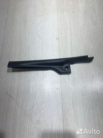 Накладка петли капота Уголок жабо Renault sandero