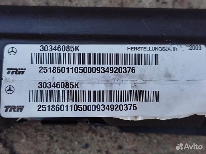 Шторка без-ти левая w251 R-class 642.950 2006