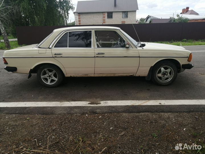 Mercedes-Benz W123 2.0 МТ, 1982, 350 000 км