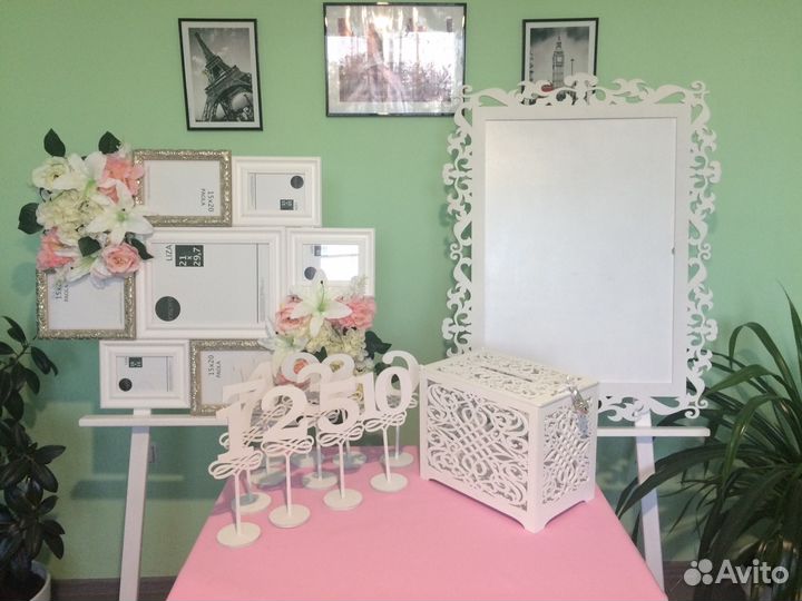 Мольберт с рамкой для плана рассадки гостей